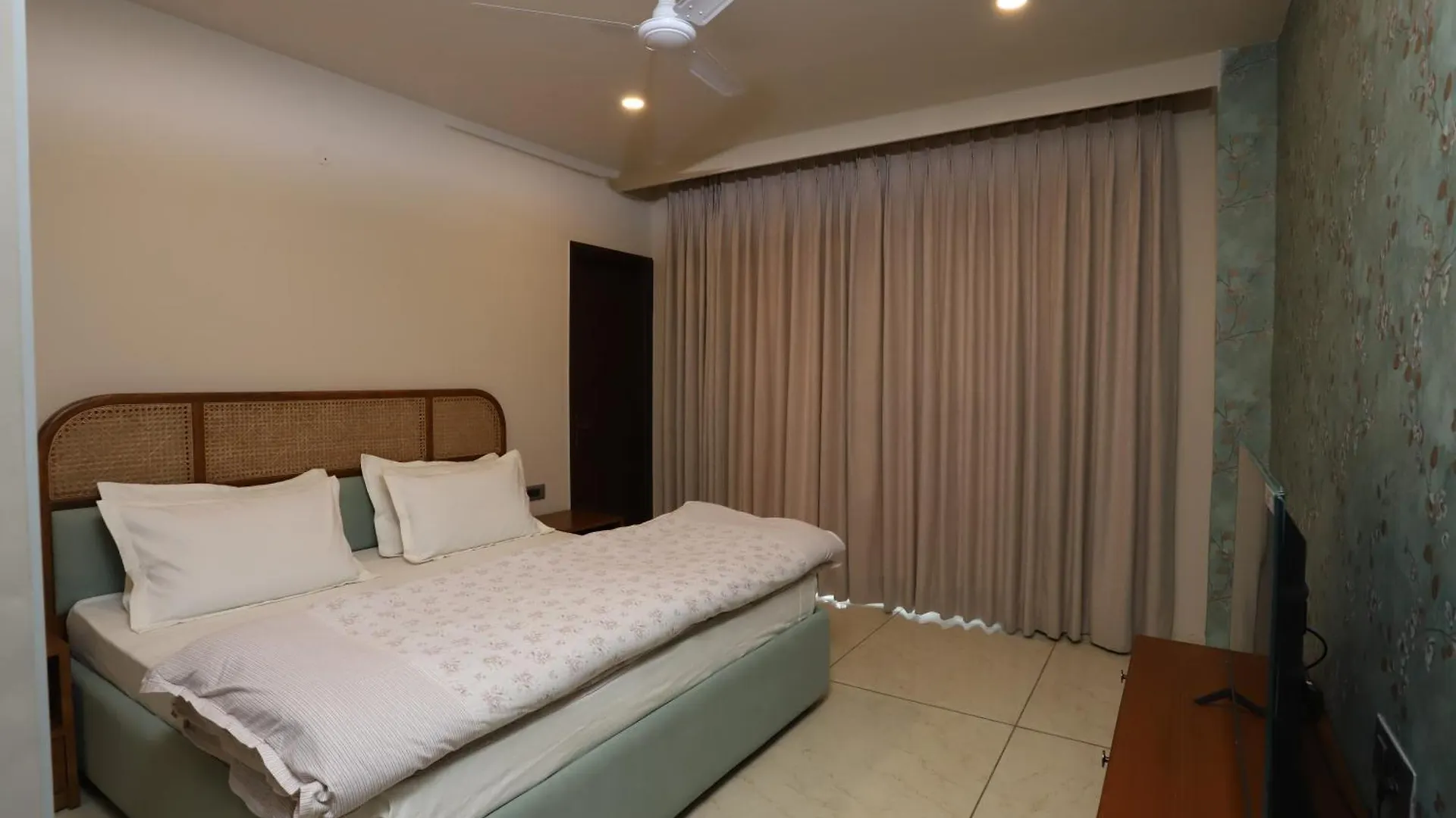 Juniper Whsiper Hotel Shimla